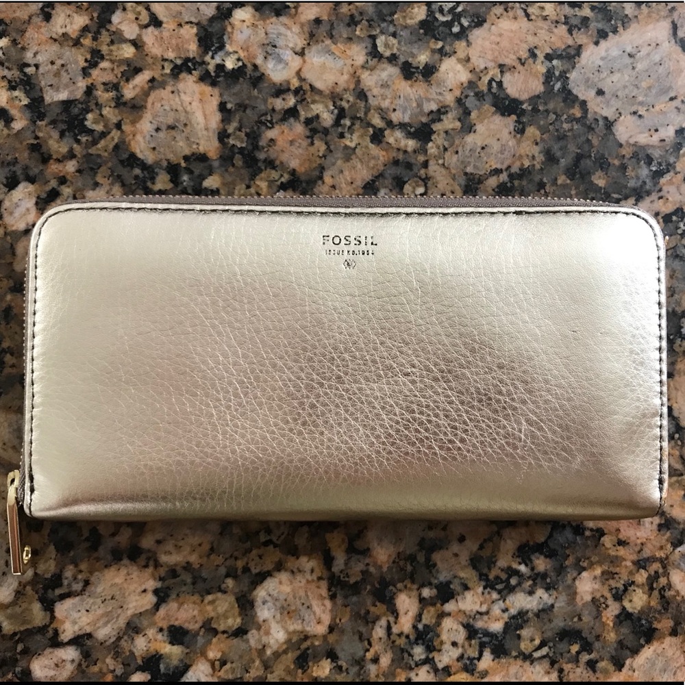 Fossil Gold Long Zipped Wallet🎉